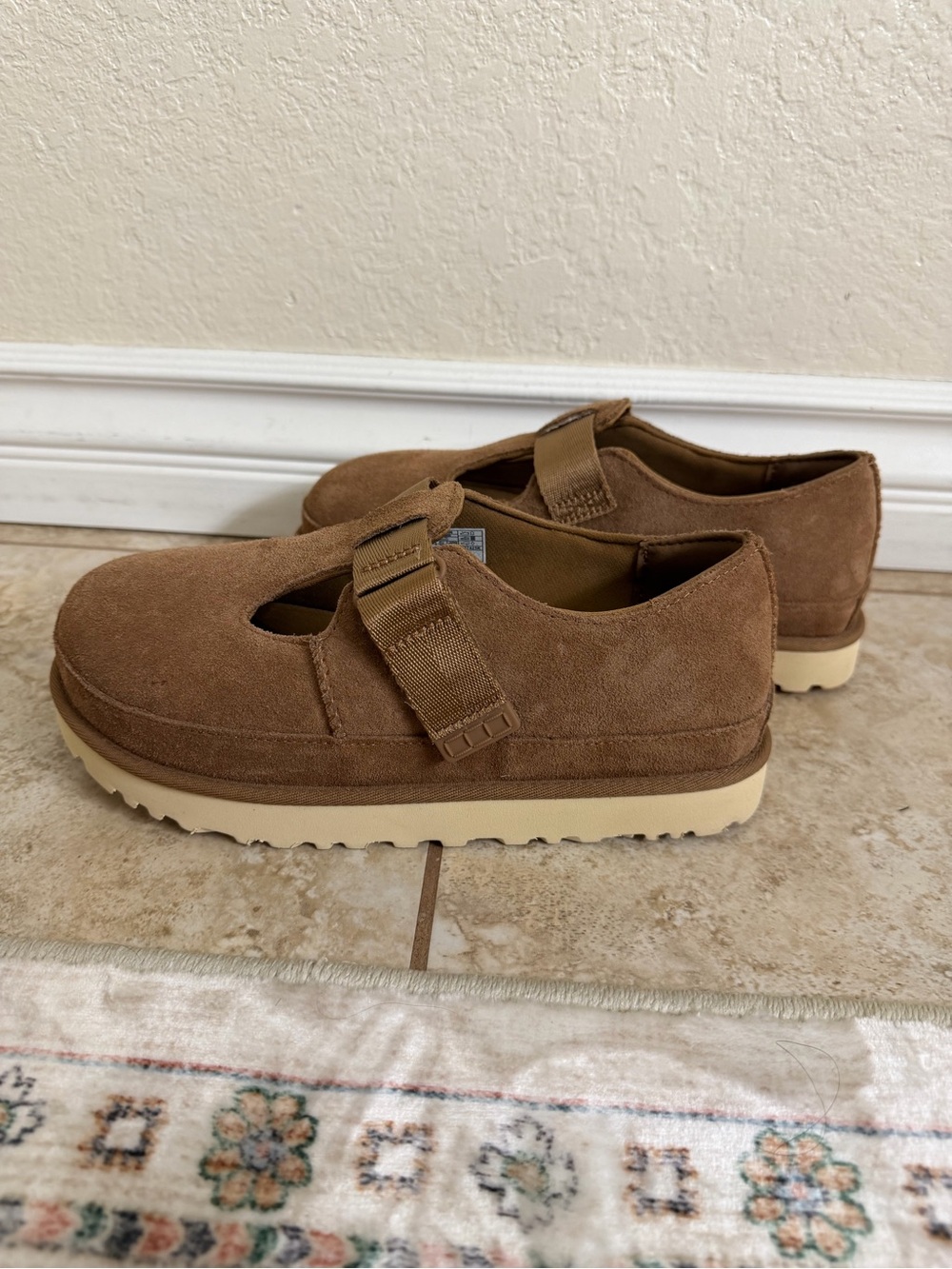 New UGG® Goldenstar Mary Jane Slip-On Clogs size 8 - Picture 14 of 15